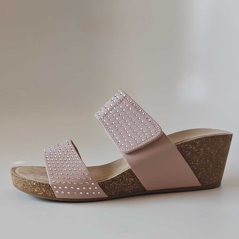 Soft Pink Silver Rhinestone Wedge Sandals NWOT 10 wide